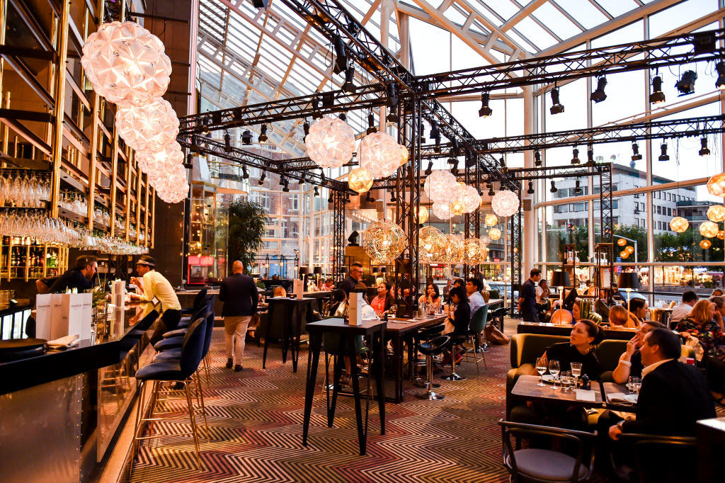 Urheberrecht: Alex Wayne Photography
+46 701-902409
Information@wayne.nu Restaurant